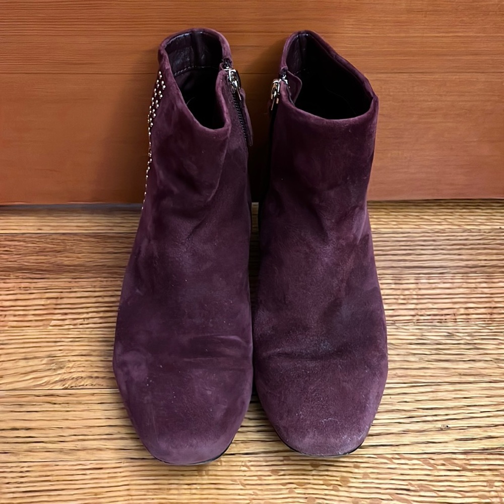 WHITE HOUSE BLACK MARKET boots. Size 7